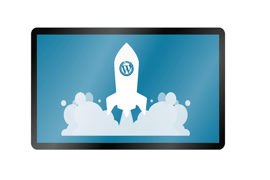 Image d'une fusée avec un logo WordPress au décollage représentant le lancement d'un site web.